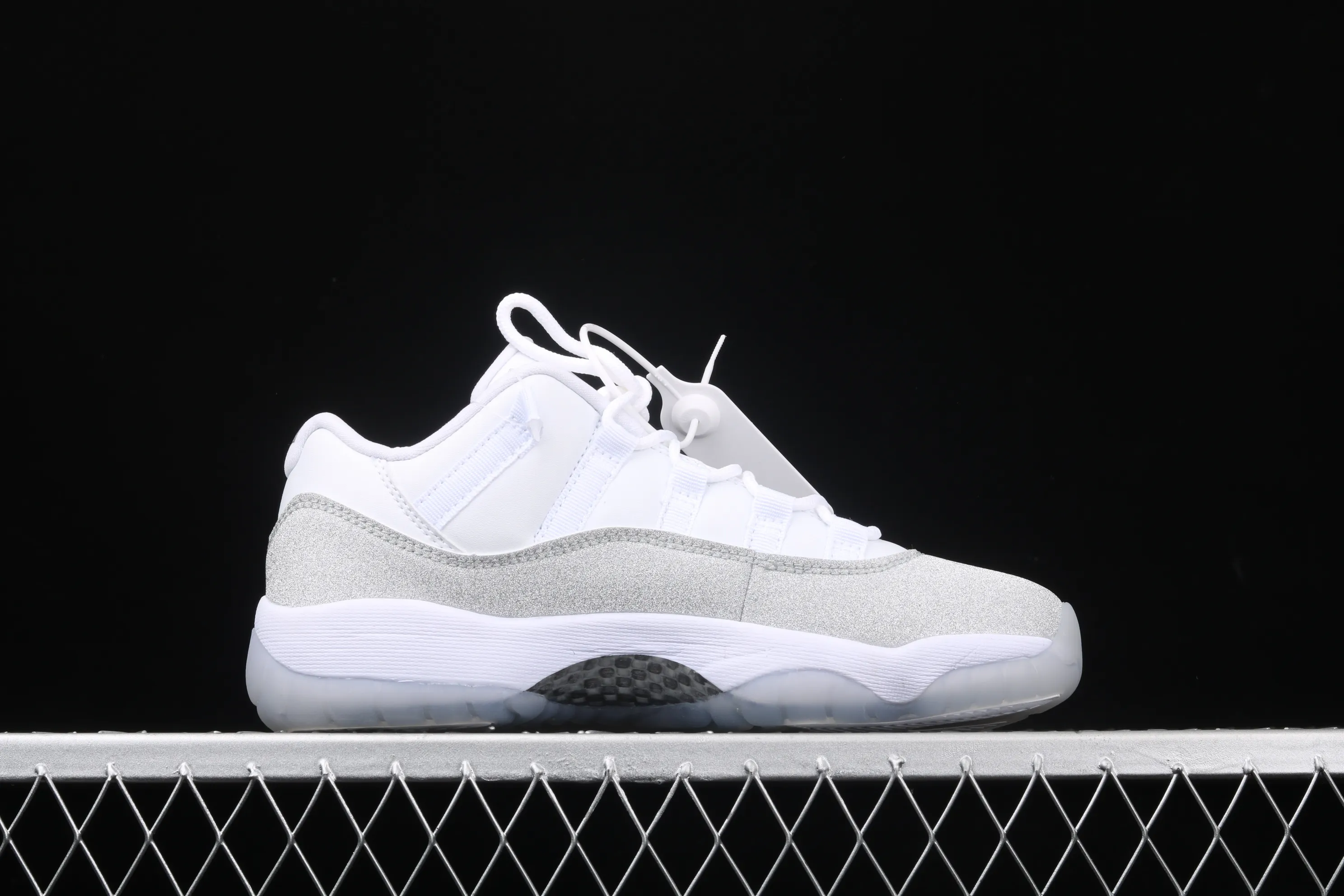 All categories Air Jordan Jordan series basketball shoes Air Jordan 11 Air Jordan 11 low Metallic Silver AJ11 Joe 11 Swarovski Stars AH0715-100